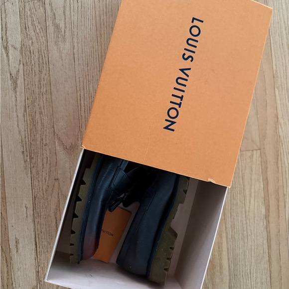 LOUIS VUITTON MENS SHoes  SIZE 10 as pictured great condition 100 authentic - Picture 5 of 5